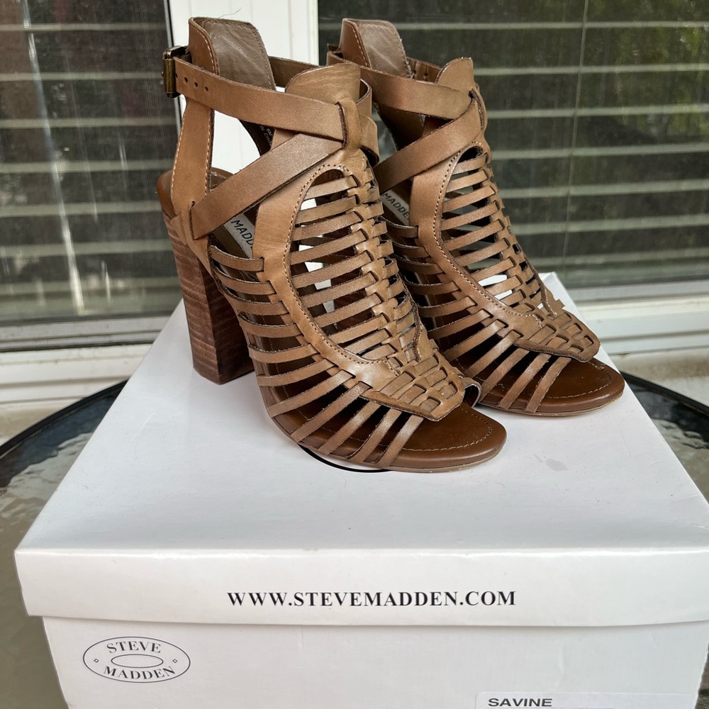 Steven Madden Savine sandals size 6